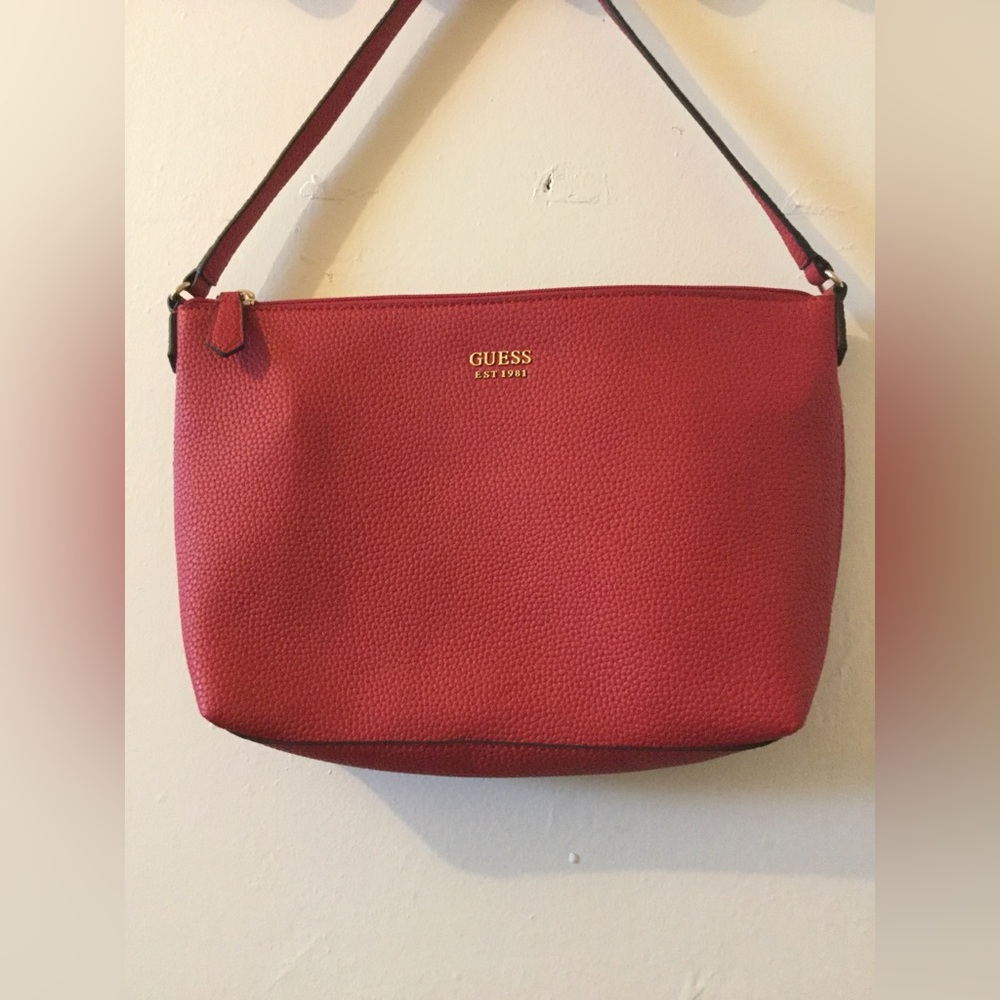 ♥️ Guess Red Shoulder Bag ♥️